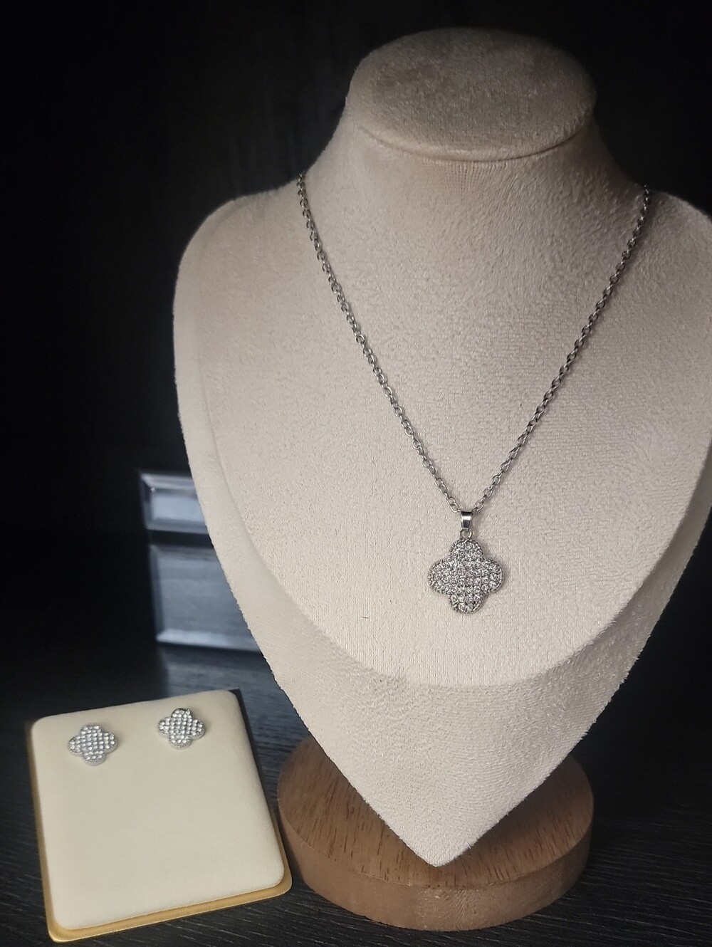 Sterling Silver Pavé Clover Pendant Necklace and Stud Earrings - Silver